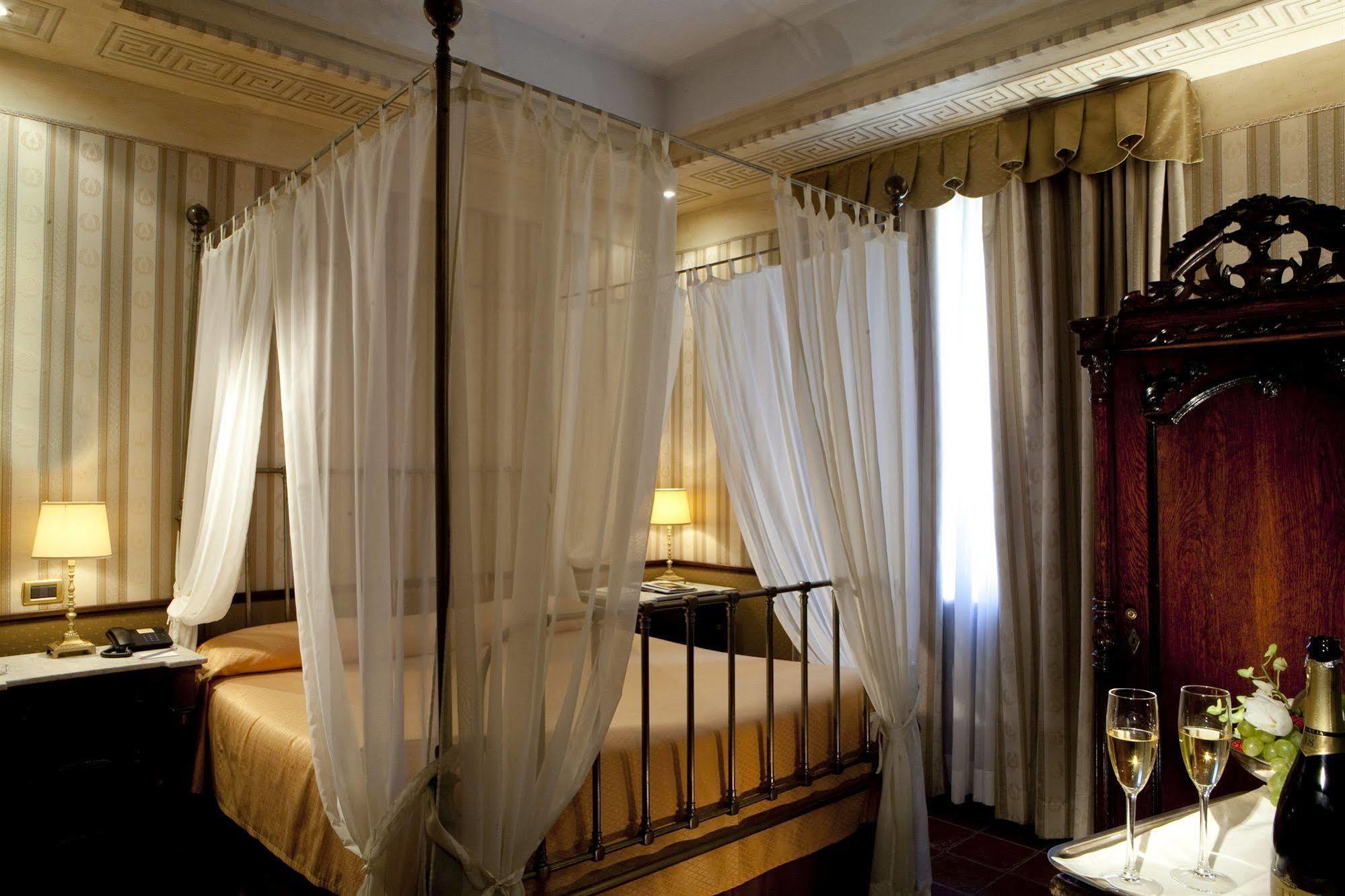 Castello Della Castelluccia Hotel Rome Exterior photo